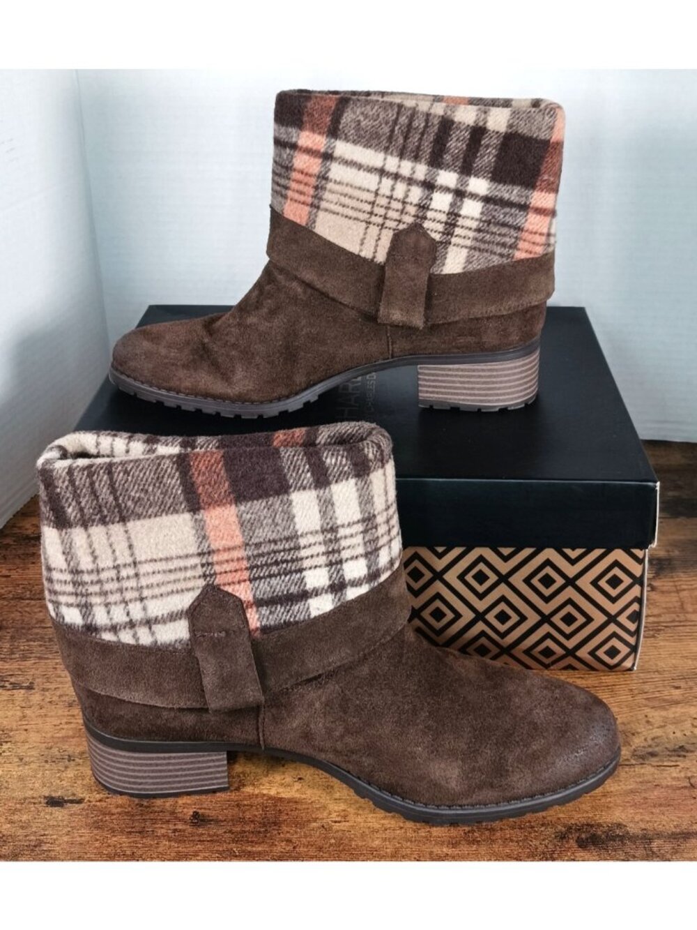 Charles by Charles David JUNE Brown Suede Ankle Boots Plaid Fold Over Cuff 7.5